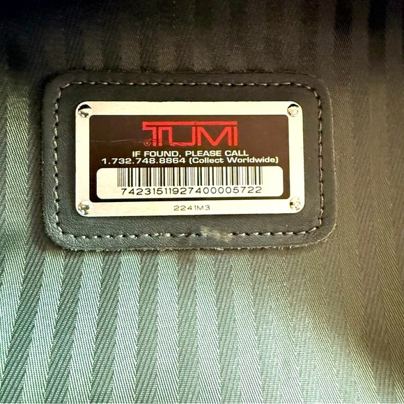 VTG 2241M3 Tumi Alpha 2 Wheeled Large Garment/Suitcase Travel Bag - Picture 12 of 16